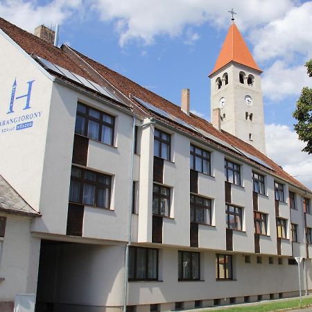 Harangtorony Szallo Кесег Екстер'єр фото